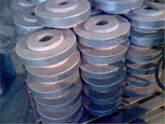 碳素焙燒爐：莫來(lái)石澆注料爐口、爐帽-火龍耐材提供