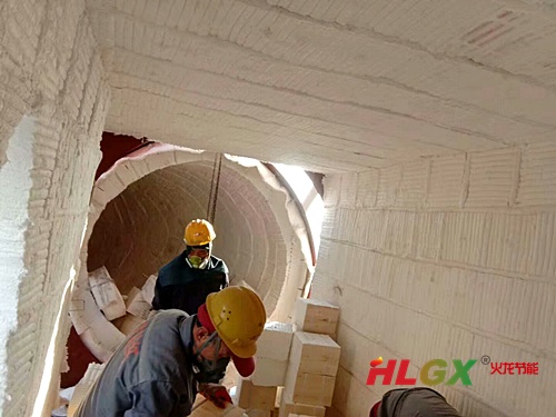 方形爐與圓煙道的施工.jpg 方形爐與圓煙道的施工.jpg