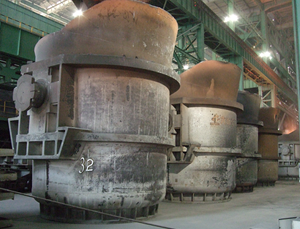 鐵水包內襯耐火材料由哪三層組成？作用是什么？